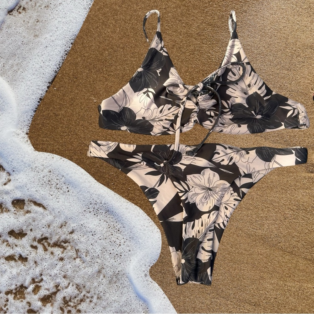 🌺Stone Fox Swim Bikini🌺
